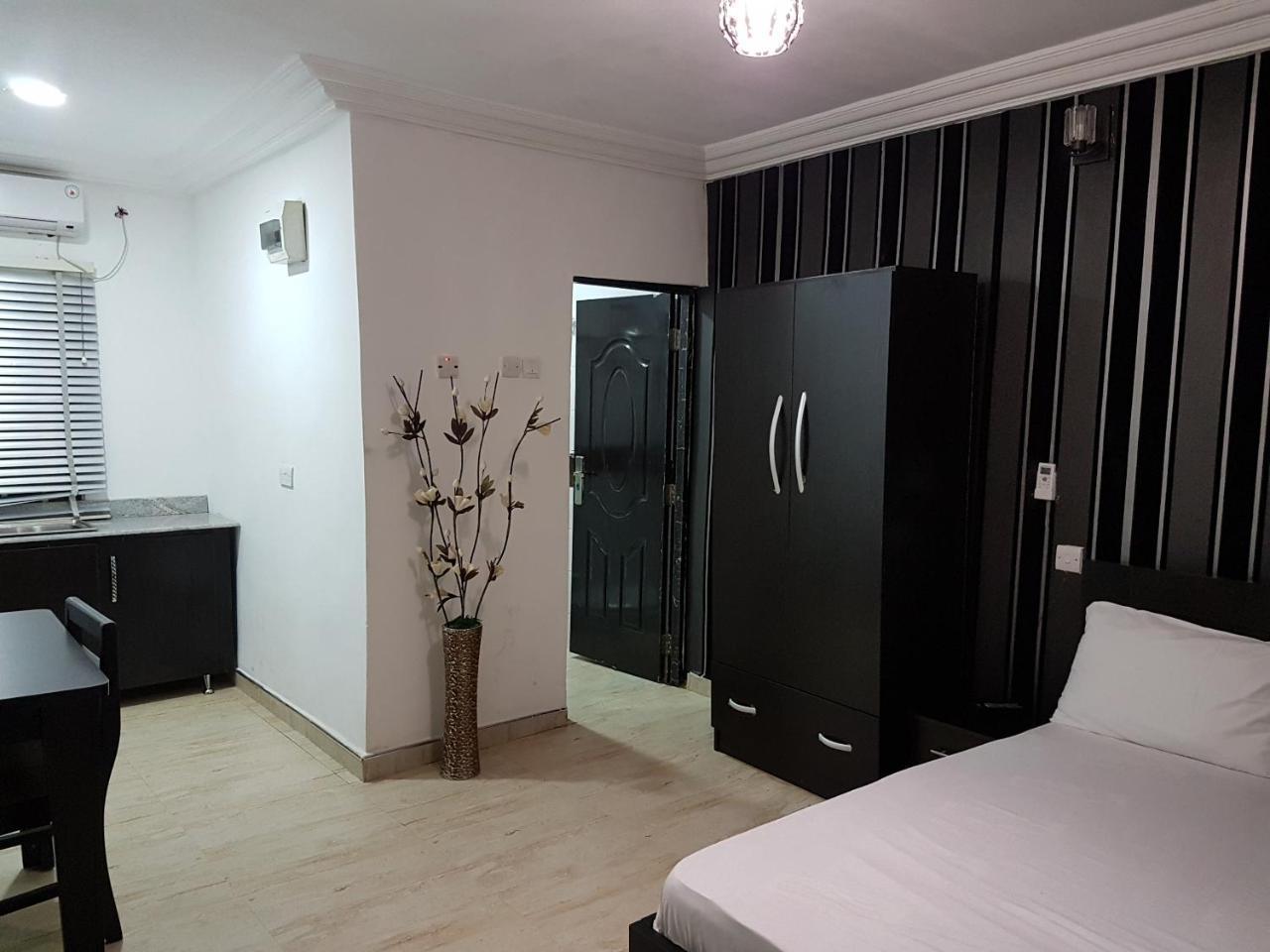 Rock Towers Apartments Αμπούζα Εξωτερικό φωτογραφία